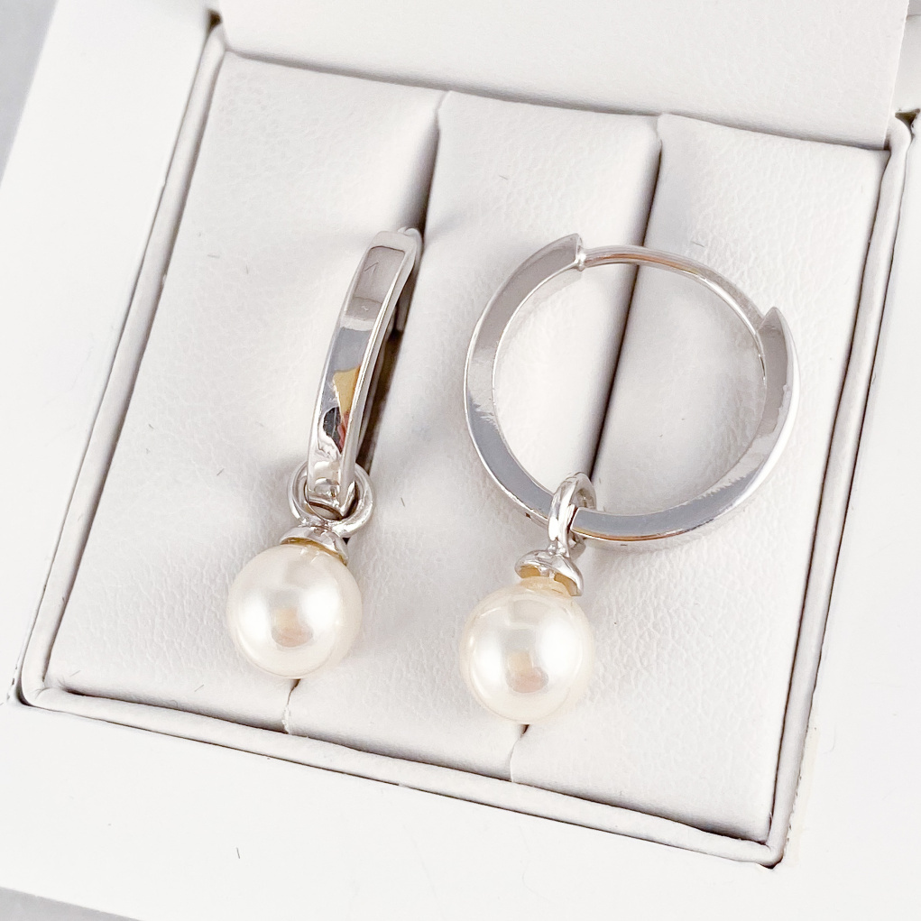 Stříbrné náušnice kroužky s perlou